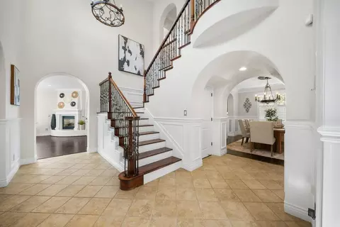 Entry Way - 7170 Eagle Ridge Dr, Gilroy, CA 95020 photo 8 of 12