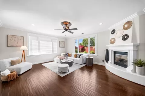 Living - 7170 Eagle Ridge Dr, Gilroy, CA 95020 photo 3 of 7