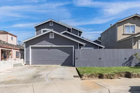 11 Fresa Pl, Salinas, CA 93905