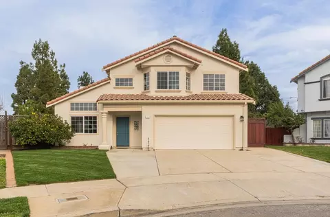 10 Rex Cir, Salinas, CA 93906