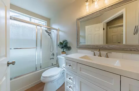 Bath - 10 Rex Cir, Salinas, CA 93906 photo 1 of 5