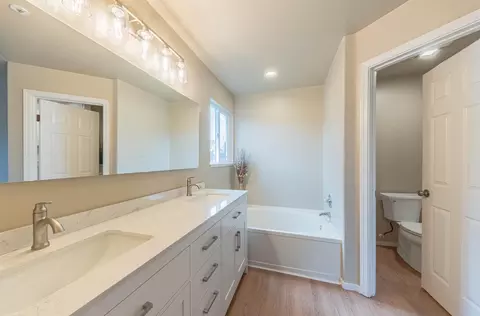 Bath - 10 Rex Cir, Salinas, CA 93906 photo 3 of 5
