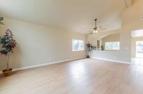 Living - 10 Rex Cir, Salinas, CA 93906 photo 3 of 9