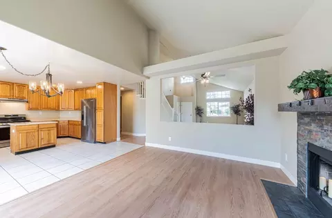 Living - 10 Rex Cir, Salinas, CA 93906 photo 8 of 9