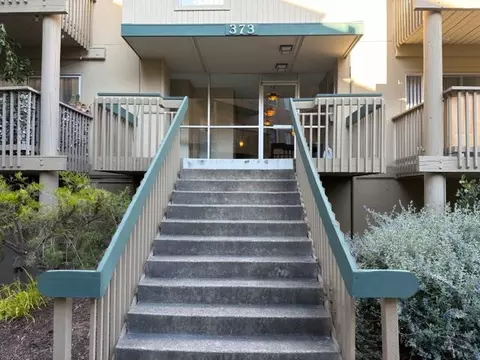 373 Half Moon Ln 109, Daly City, CA 94015
