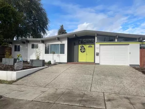 721 Stendhal Ln, Cupertino, CA 95014