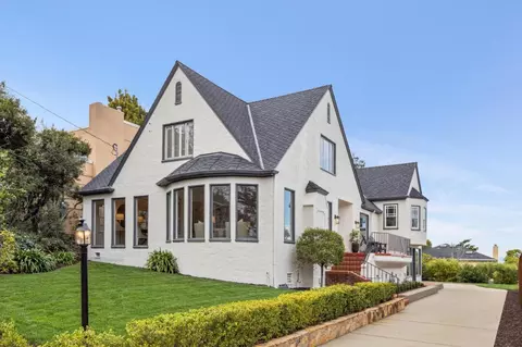 2900 Hillside Dr, Burlingame, CA 94010