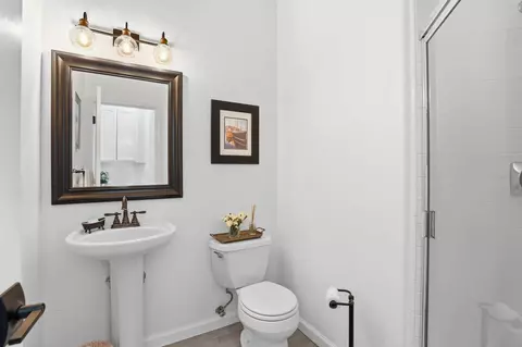 Bath - 1320 Heritage Way, Gilroy, CA 95020 photo 1 of 4