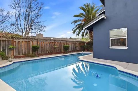 Exterior - 1320 Heritage Way, Gilroy, CA 95020 photo 9 of 11