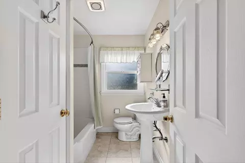Bath - 14 San Juan Dr, Salinas, CA 93901 photo 3 of 3