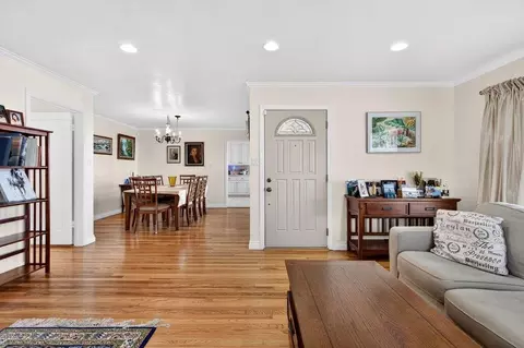 Entry Way - 14 San Juan Dr, Salinas, CA 93901 photo 3 of 4