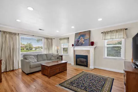 Living - 14 San Juan Dr, Salinas, CA 93901 photo 1 of 2
