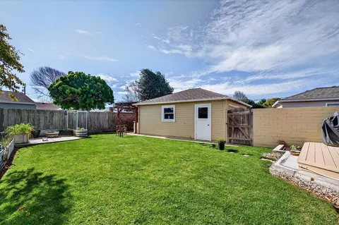 Exterior - 14 San Juan Dr, Salinas, CA 93901 photo 7 of 12