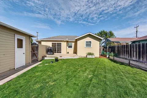 Exterior - 14 San Juan Dr, Salinas, CA 93901 photo 9 of 12