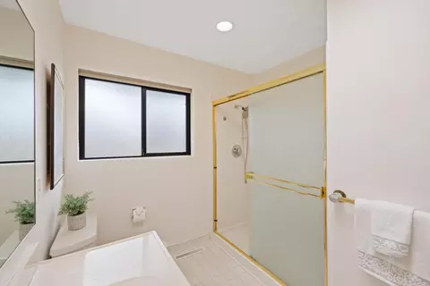 Bath - 2914 Colton Rd, Pebble Beach, CA 93953 photo 5 of 6