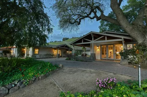 2285 Mcdonald Ln, Morgan Hill, CA 95037