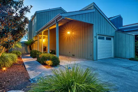 11 Berkeley Ct, Santa Cruz, CA 95062