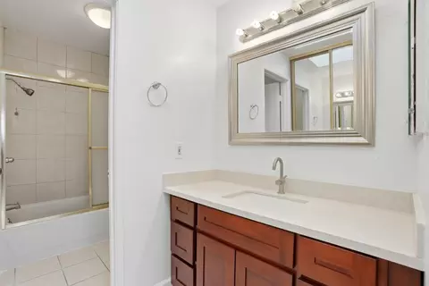 Bath - 161 Edgewater Pl, Pittsburg, CA 94565 photo 1 of 4