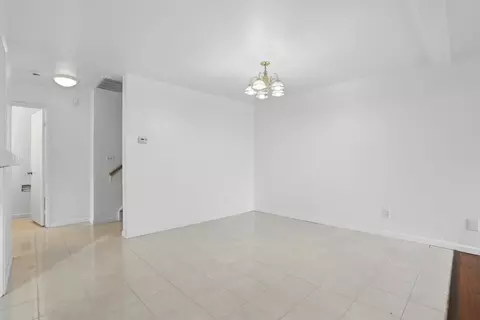 Living - 161 Edgewater Pl, Pittsburg, CA 94565 photo 8 of 8