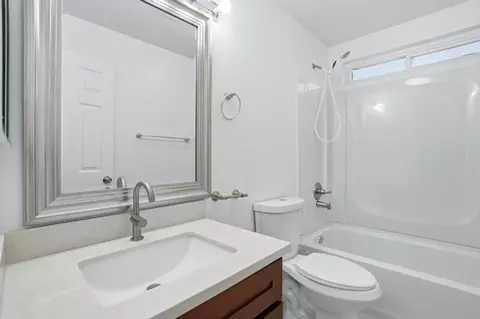 Bath - 161 Edgewater Pl, Pittsburg, CA 94565 photo 3 of 4