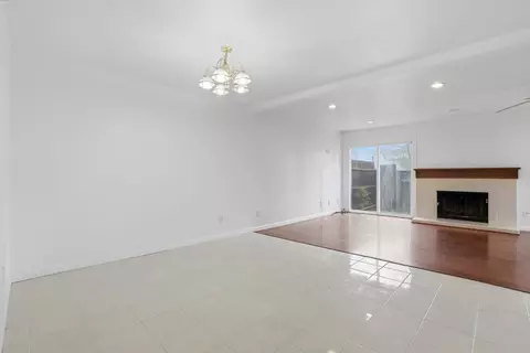 Living - 161 Edgewater Pl, Pittsburg, CA 94565 photo 5 of 8