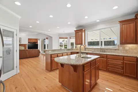 Kitchen - 730 Lepa Ct, Gilroy, CA 95020 photo 5 of 8