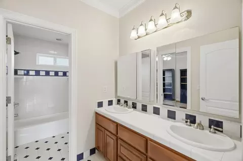 Bath - 730 Lepa Ct, Gilroy, CA 95020 photo 1 of 6