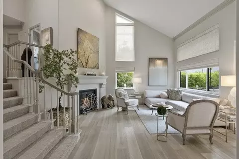 5958 Dry Oak Dr, San Jose, CA 95120