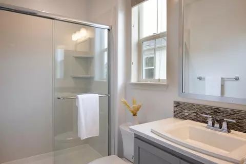 Bath - 3004 Lighthouse Ln, Marina, CA 93933 photo 7 of 7