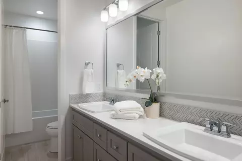 Bath - 3004 Lighthouse Ln, Marina, CA 93933 photo 6 of 7