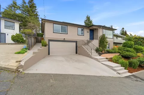 4198 Huntington St, Oakland, CA 94619
