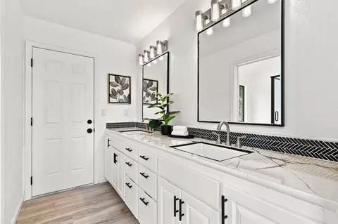 Bath - 607 Saint Andrews Dr, Aptos, CA 95003 photo 4 of 5