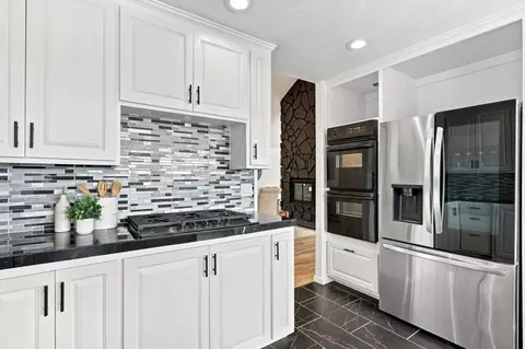Kitchen - 607 Saint Andrews Dr, Aptos, CA 95003 photo 3 of 6