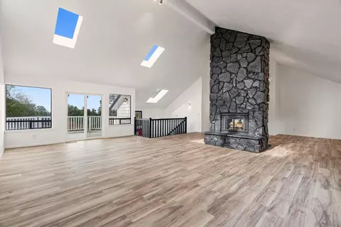 Living - 607 Saint Andrews Dr, Aptos, CA 95003 photo 3 of 11