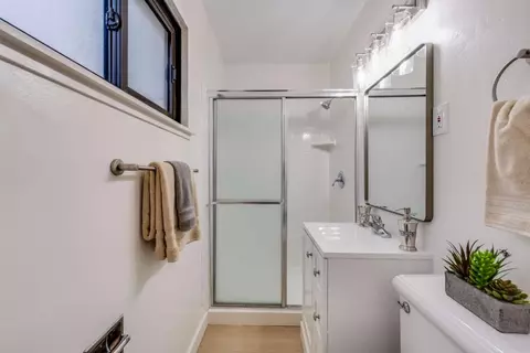 Bath - 1536 Valdez Way, Pacifica, CA 94044 photo 2 of 2