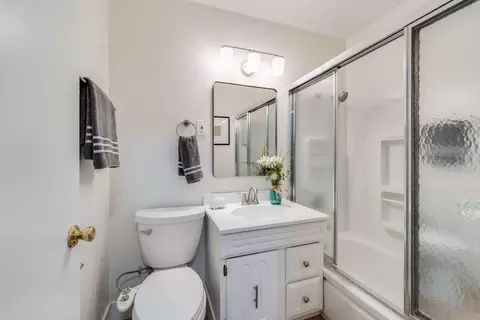 Bath - 1536 Valdez Way, Pacifica, CA 94044 photo 1 of 2