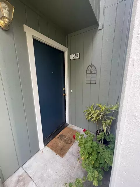 1080 Maywood Ln, Martinez, CA 94553