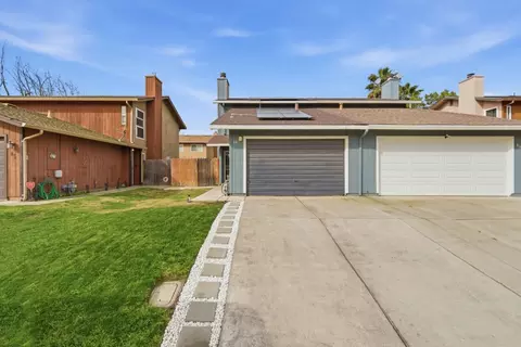 1296 Spruce Ln 44, Manteca, CA 95336