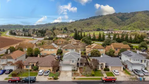 View/Area - 724 Wisteria Dr, Gilroy, CA 95020 photo 5 of 8