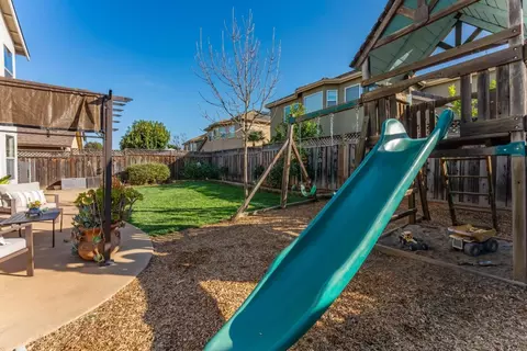 Exterior - 724 Wisteria Dr, Gilroy, CA 95020 photo 8 of 10