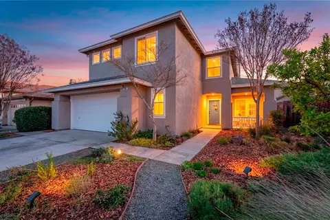724 Wisteria Dr, Gilroy, CA 95020