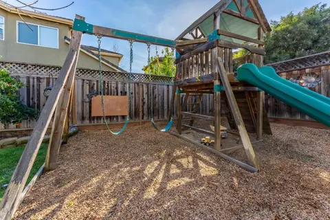 Exterior - 724 Wisteria Dr, Gilroy, CA 95020 photo 7 of 10