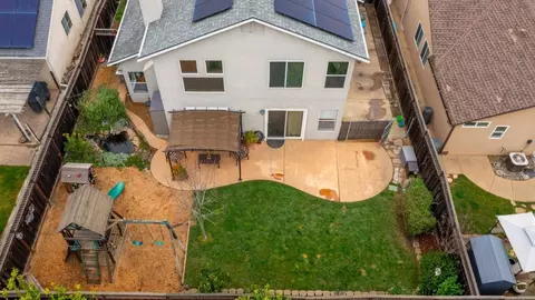 View/Area - 724 Wisteria Dr, Gilroy, CA 95020 photo 2 of 8