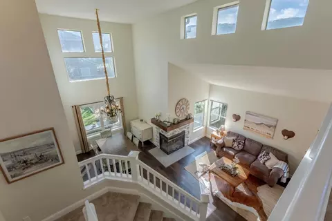 Entry Way - 724 Wisteria Dr, Gilroy, CA 95020 photo 3 of 5