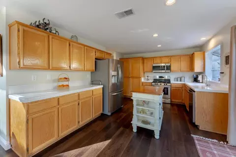 Kitchen - 724 Wisteria Dr, Gilroy, CA 95020 photo 1 of 4