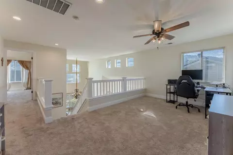 Entry Way - 724 Wisteria Dr, Gilroy, CA 95020 photo 4 of 5