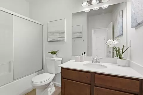 Bath - 170 Sturla Way, Gilroy, CA 95020 photo 1 of 3