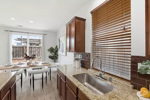 Kitchen - 170 Sturla Way, Gilroy, CA 95020 photo 5 of 6