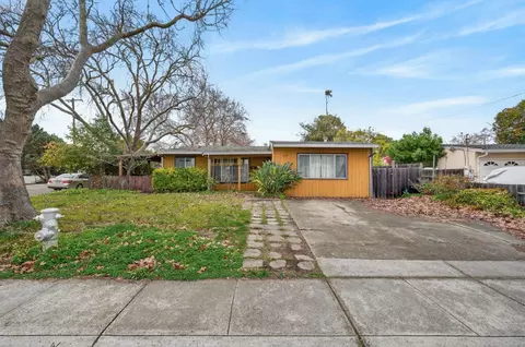 1114 Burgoyne St, Mountain View, CA 94043