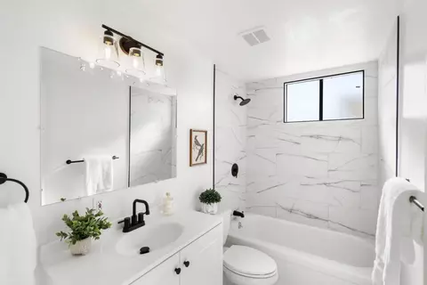 Bath - 6252 Bennington Dr, Newark, CA 94560 photo 3 of 3